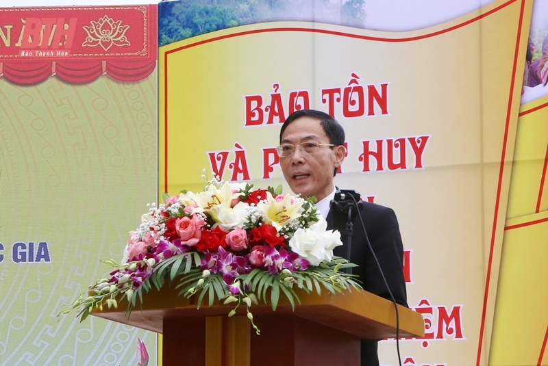 Phó Chủ tịch UBND tỉnh Đầu Thanh Tùng phát biểu tại buổi lễ.