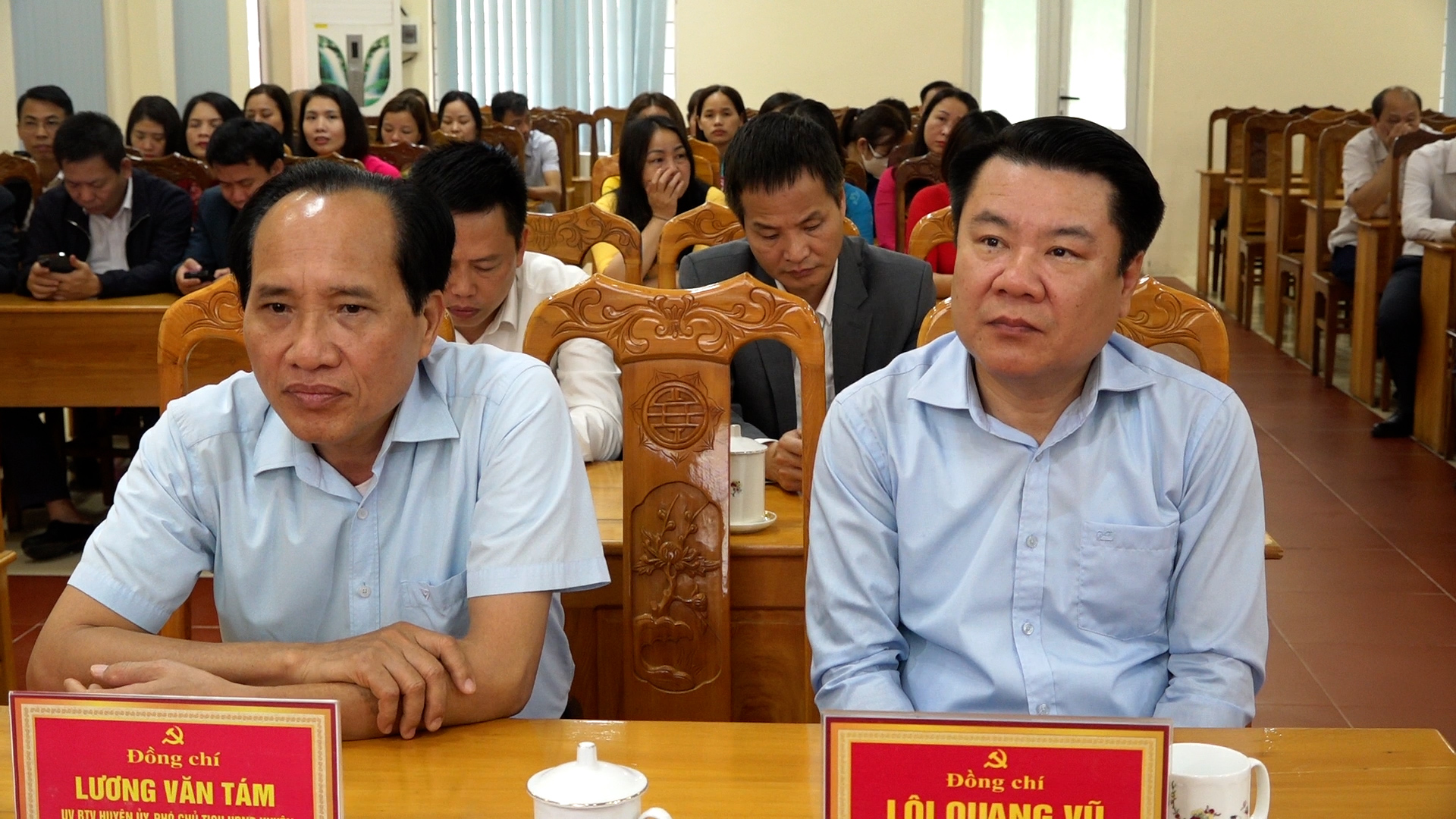 Các đồng chí UV BTV Huyện ủy tham dự Hội nghị